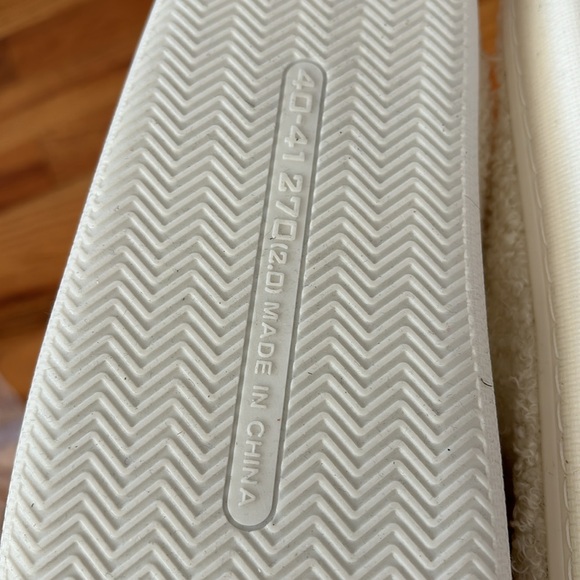 Sugar cookie design slippers size 8 - Picture 2 of 4